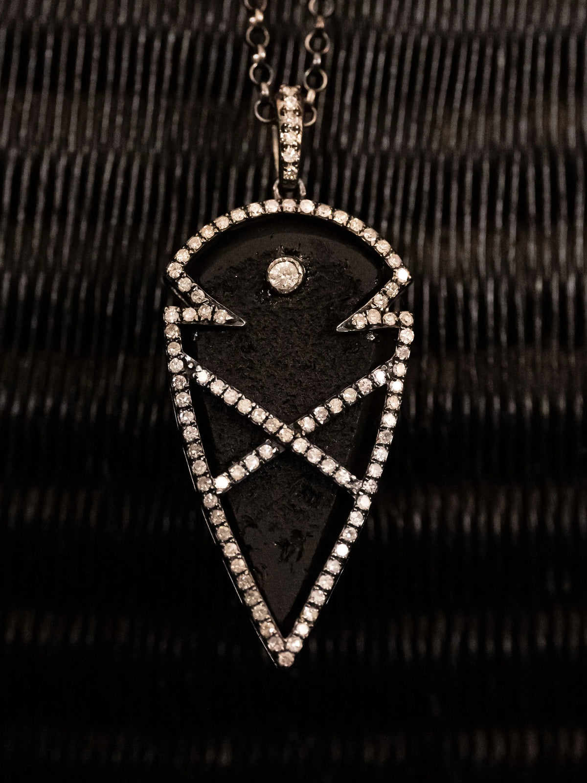 Luxana : Obsidian & Diamonds