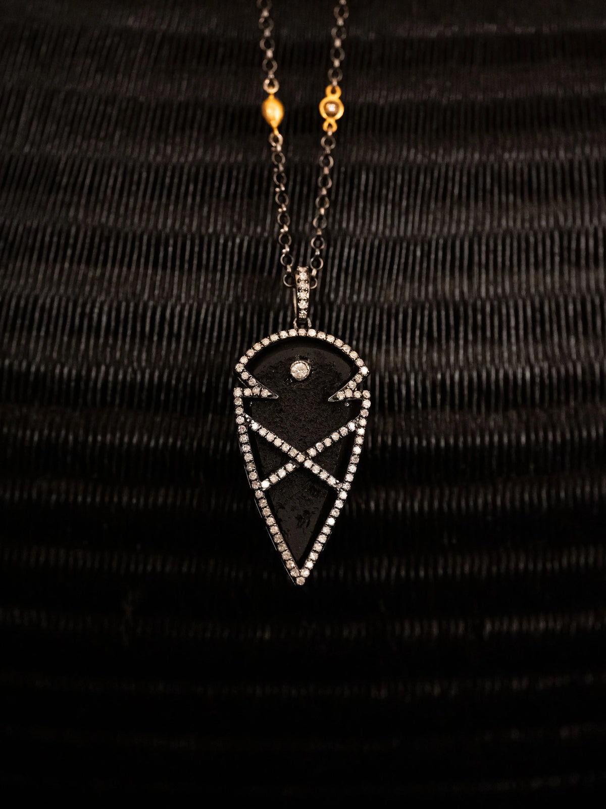 Luxana : Obsidian & Diamonds