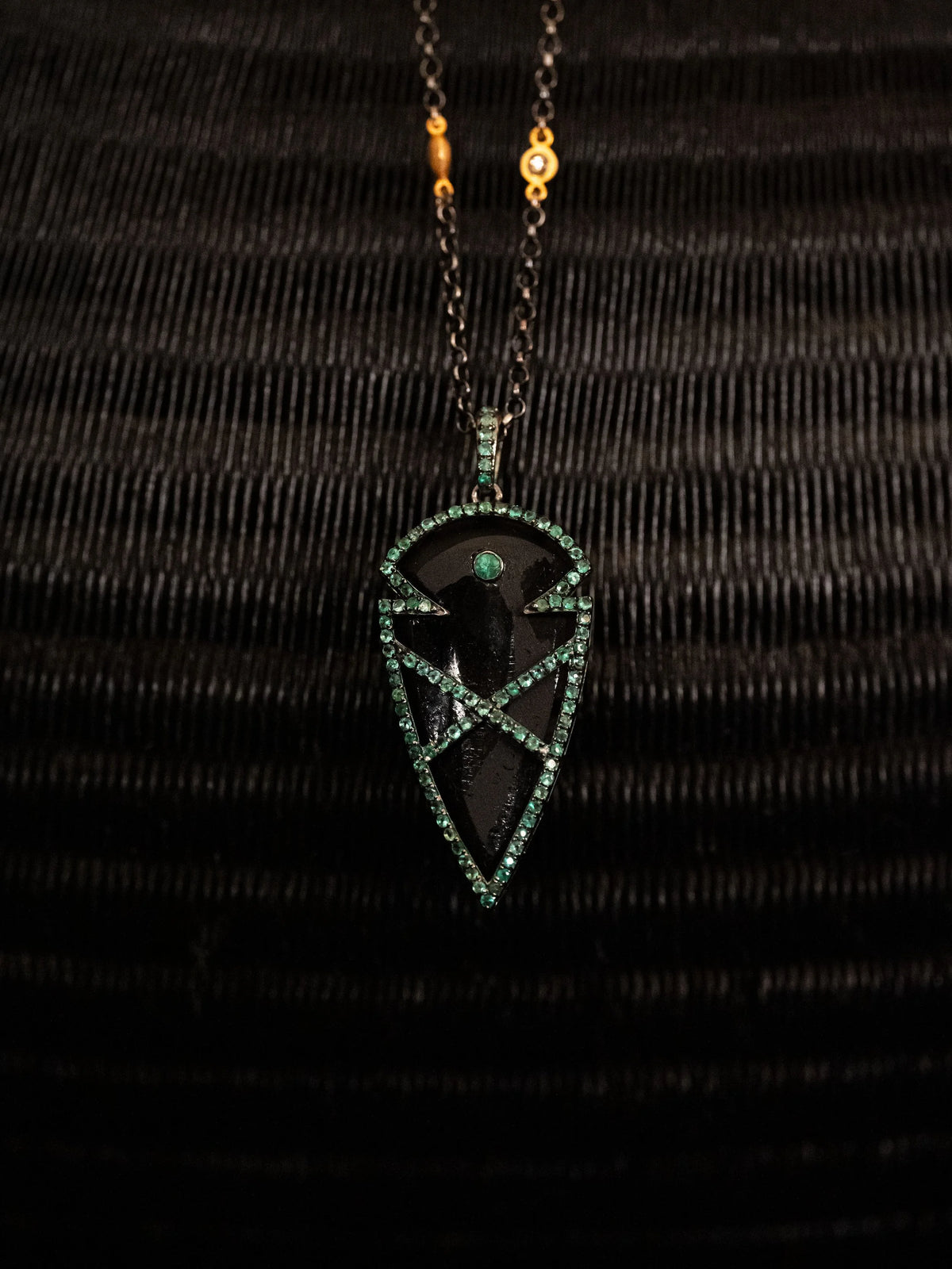 Luxana : Obsidian & Emeralds