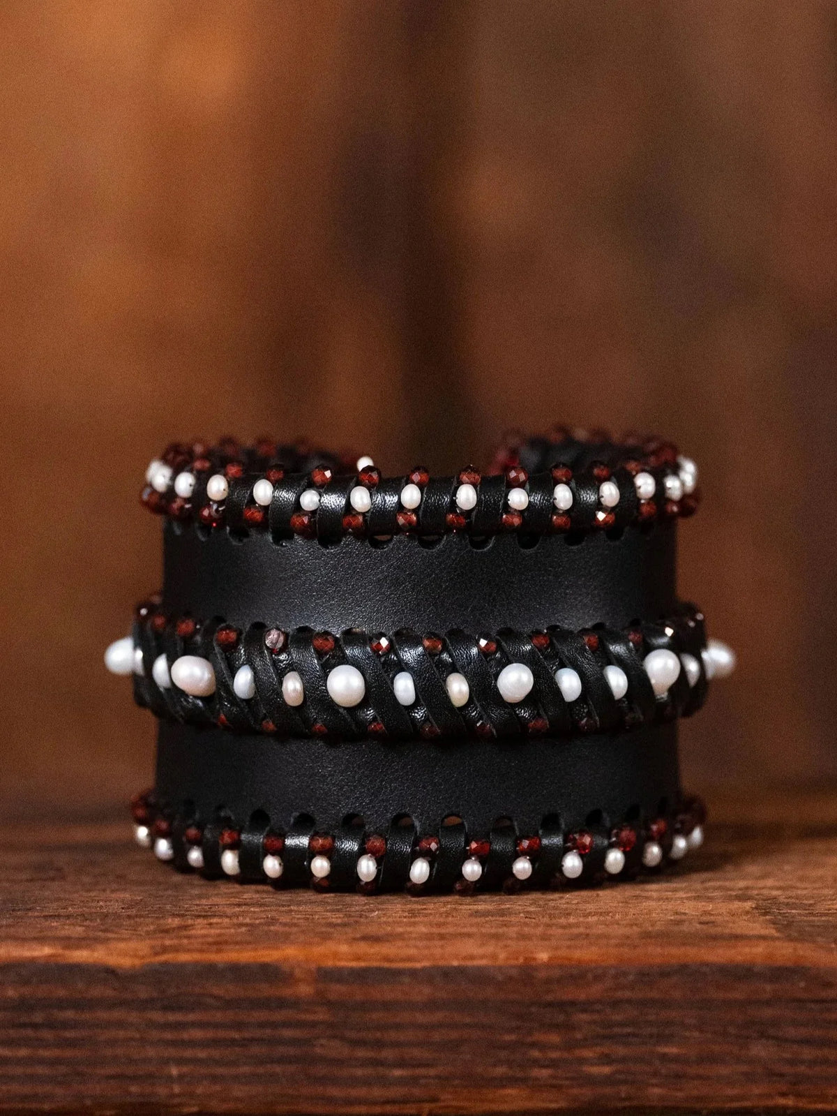 Triptych XI : Garnets + pearls (medium)